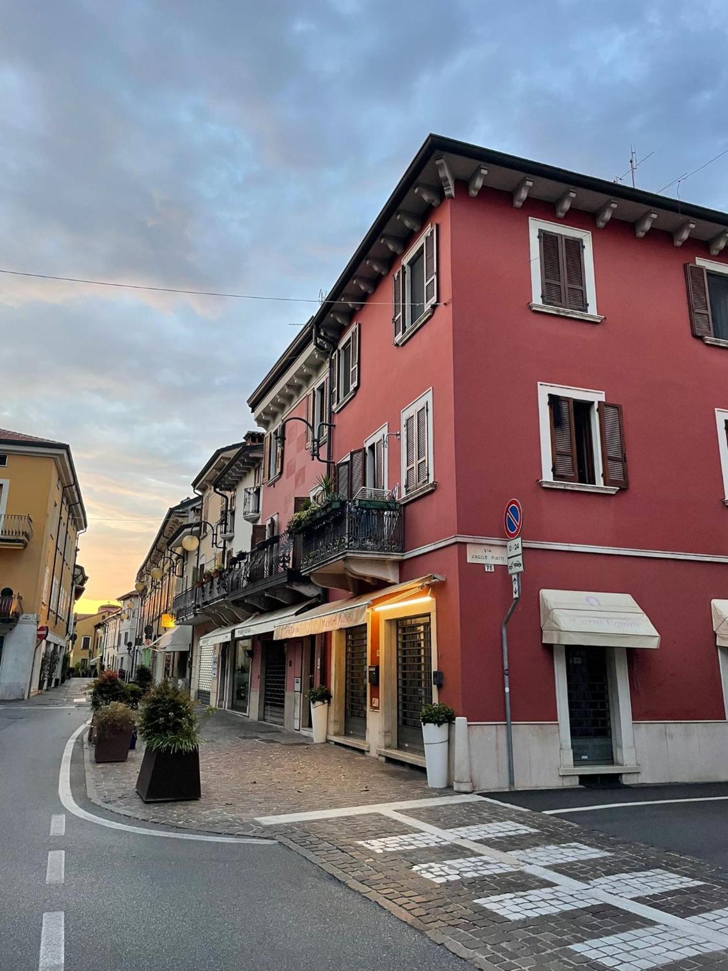 Amelie Apartment Desenzano del Garda Esterno foto
